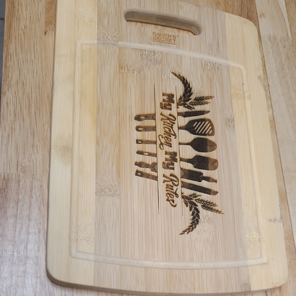 Bamboo Cutting Board with Utensil Design - Natural